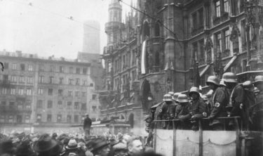 ヒトラーとナチスに揺れるドイツ – ミュンヘン一揆はなぜ起きたのか？